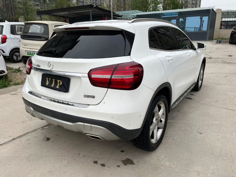 焦作18年奔驰GLA7