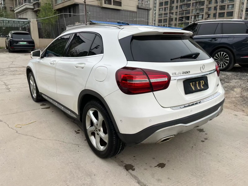 焦作18年奔驰GLA8