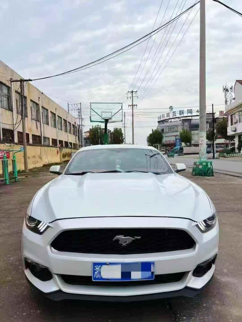 济南16年福特野马1