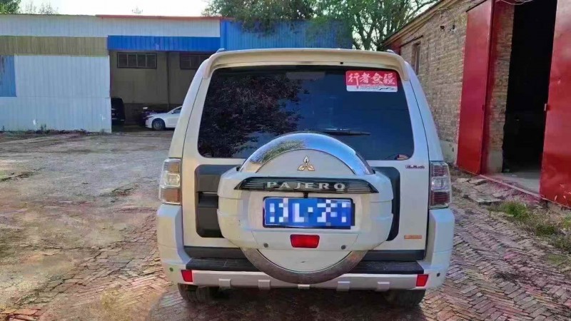 秦皇岛14年三菱帕杰罗9