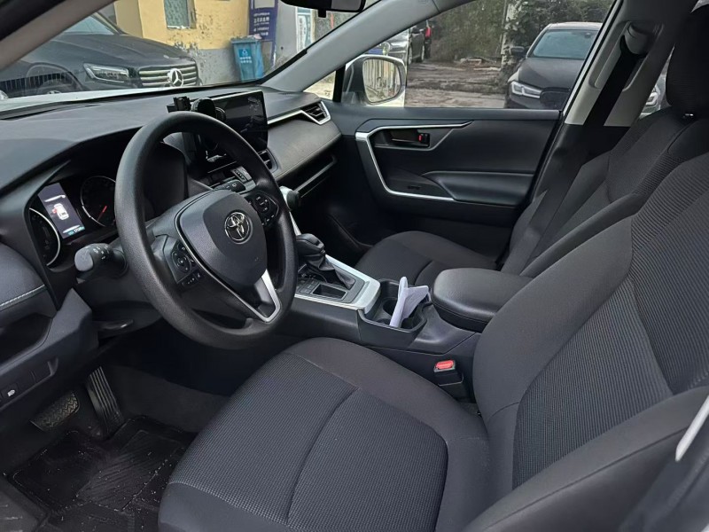淄博24年丰田RAV4荣放4
