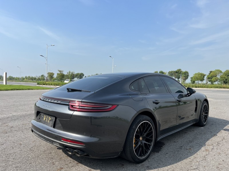 盐城17年保时捷帕拉梅拉8