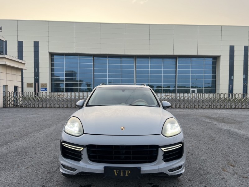 盐城15年保时捷卡宴1