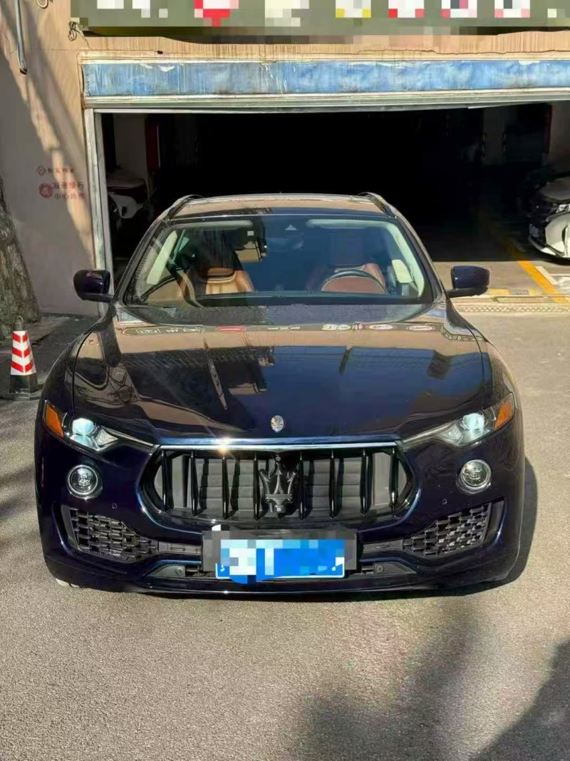 贵阳17年玛莎拉蒂Levante1