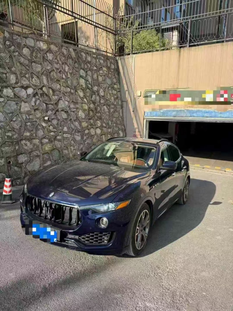 贵阳17年玛莎拉蒂Levante2