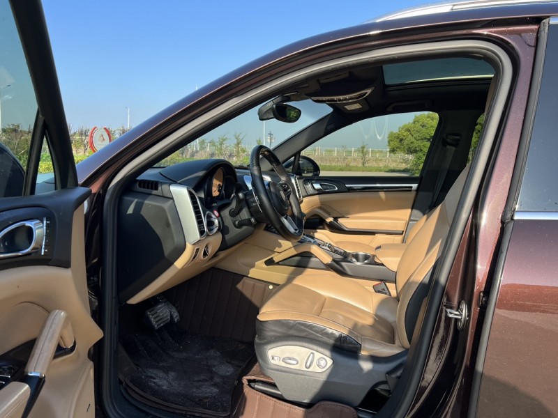 盐城16年保时捷卡宴4