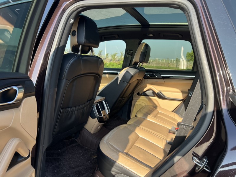 盐城16年保时捷卡宴5