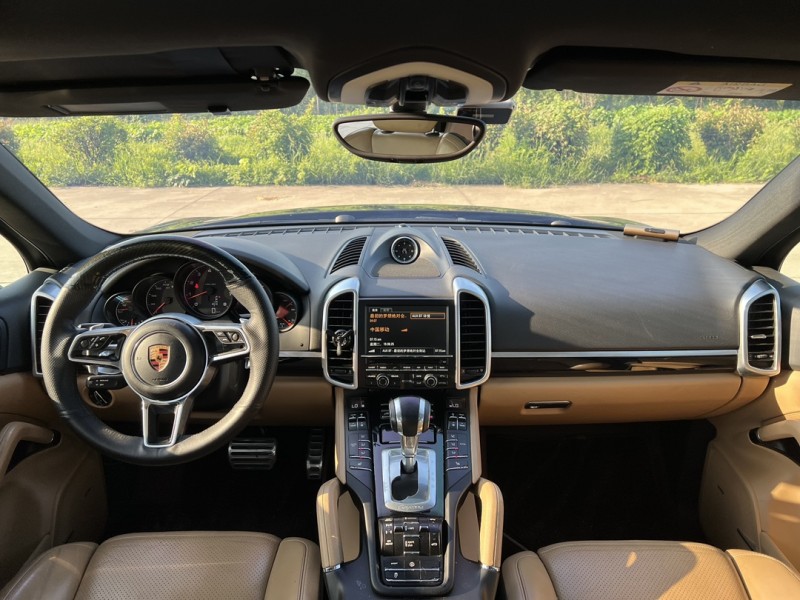 盐城16年保时捷卡宴7