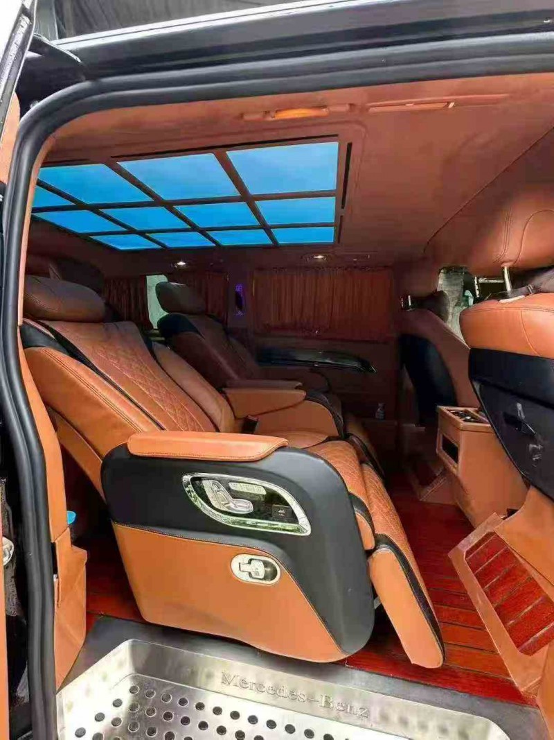 成都19年奔驰威霆7