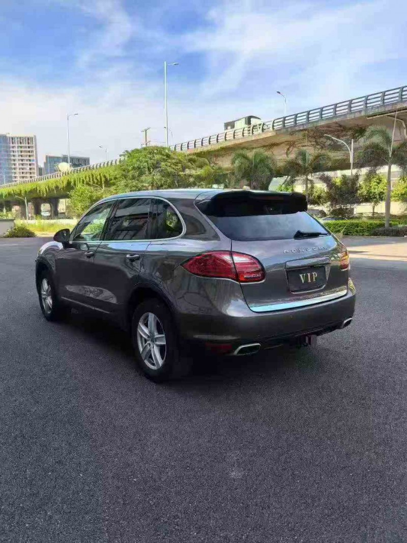 厦门15年保时捷卡宴7