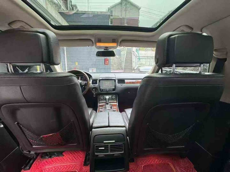 常德15年大众途锐5