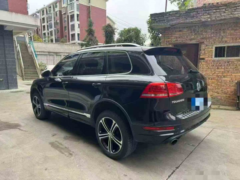 常德15年大众途锐8