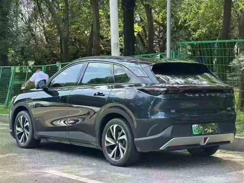 韶关24年极狐汽车阿尔法6