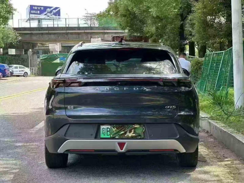 韶关24年极狐汽车阿尔法8