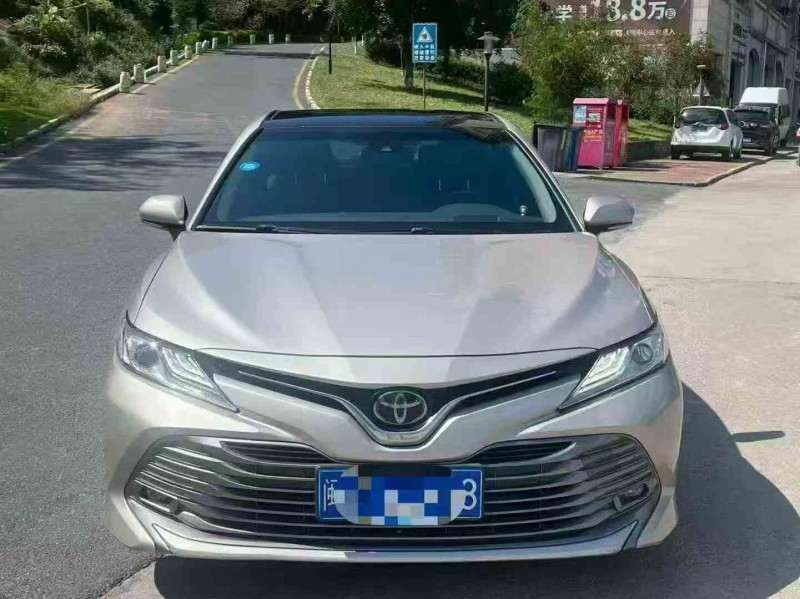 厦门18年丰田凯美瑞1