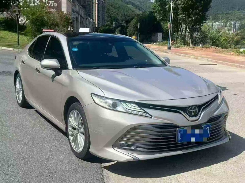 厦门18年丰田凯美瑞3