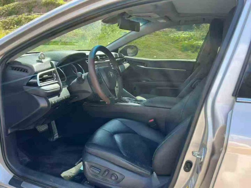 厦门18年丰田凯美瑞4