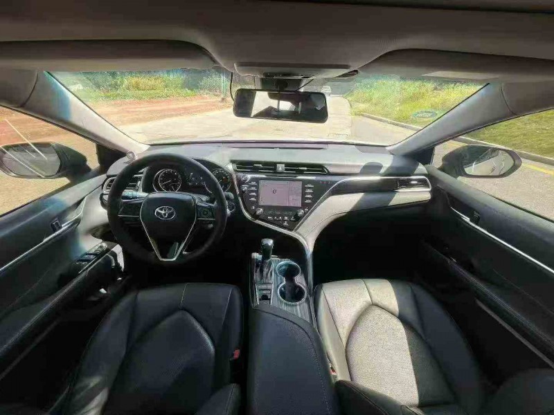 厦门18年丰田凯美瑞5