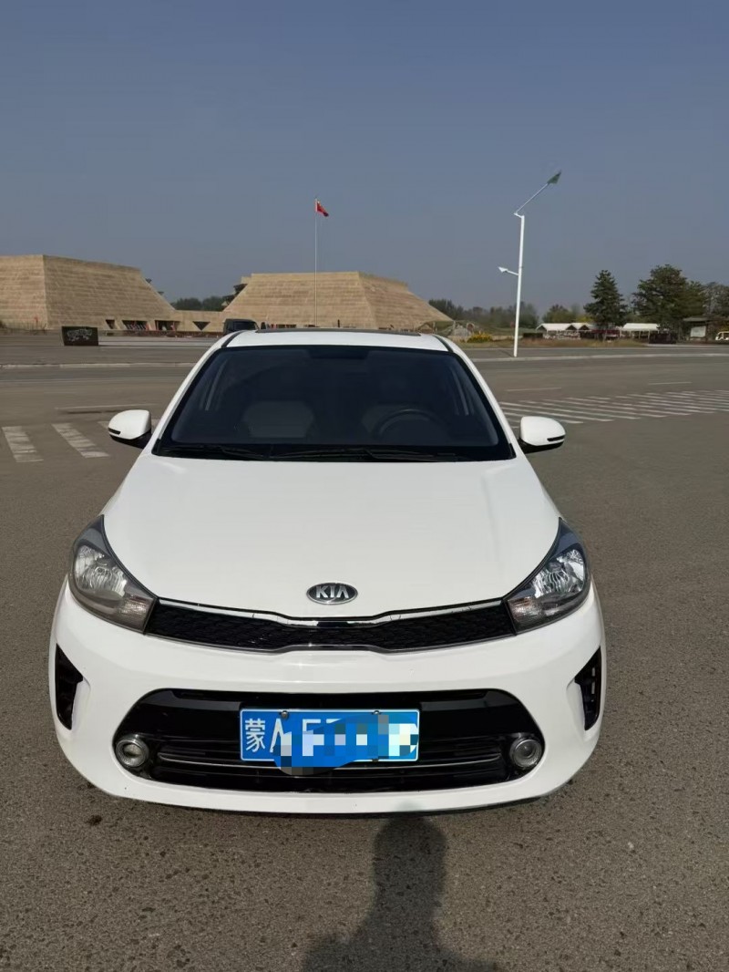 呼和浩特19年起亚焕驰1