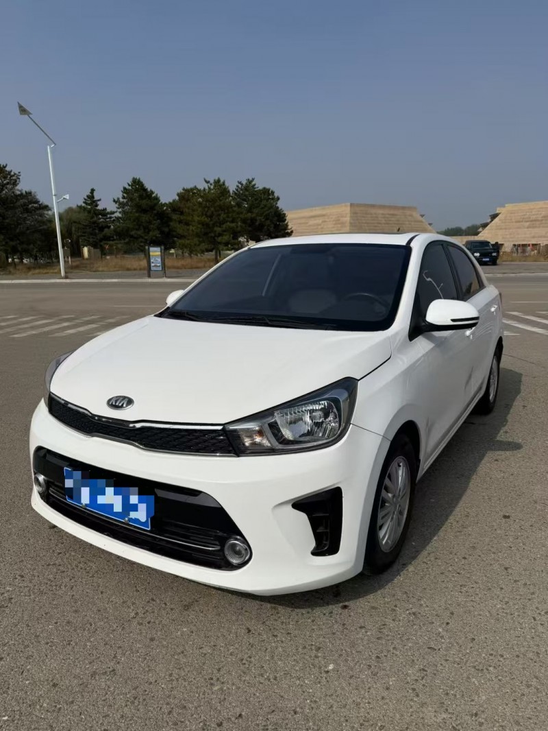 呼和浩特19年起亚焕驰2