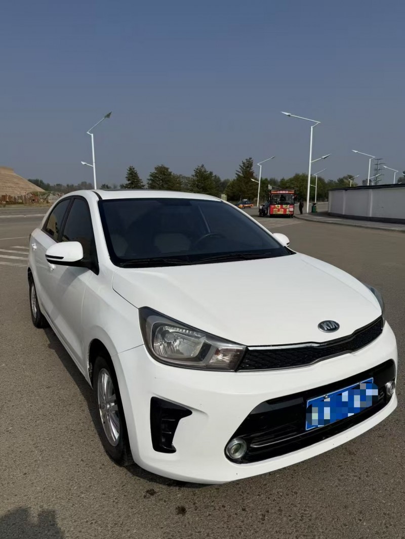 呼和浩特19年起亚焕驰3