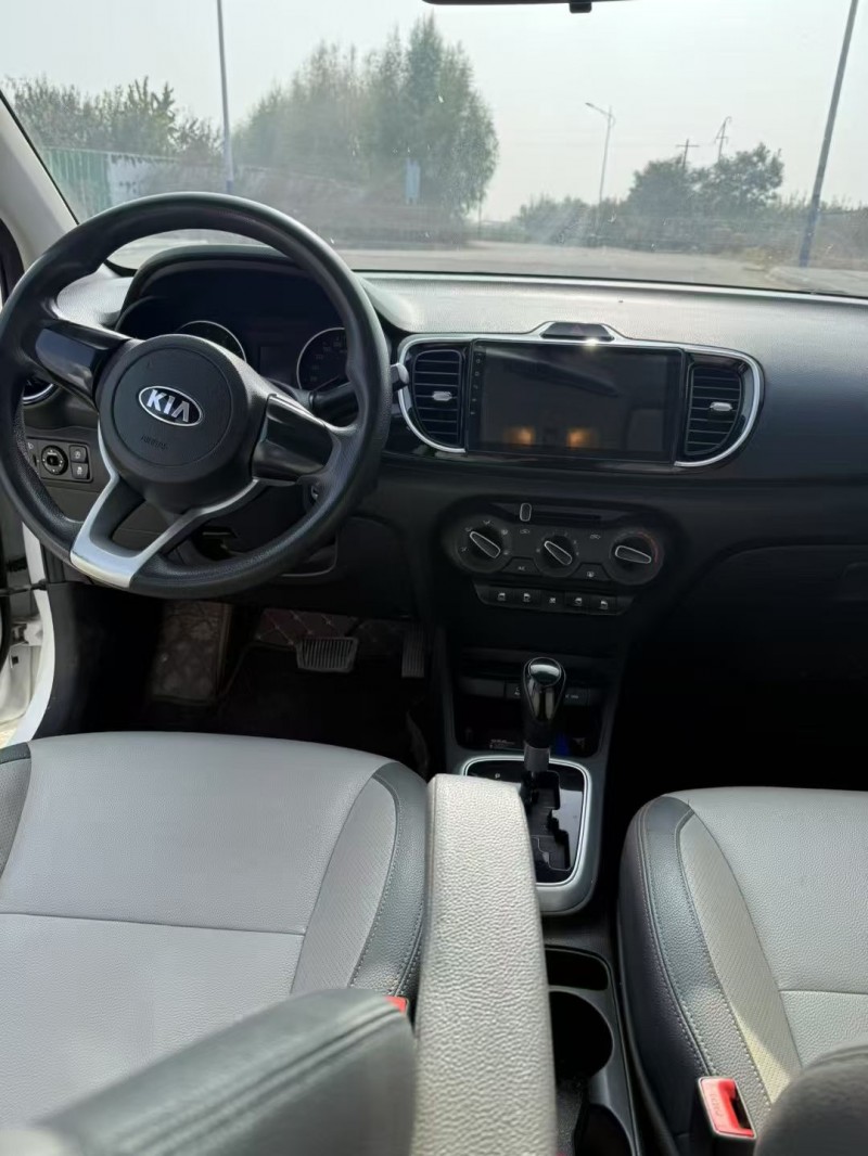 呼和浩特19年起亚焕驰4