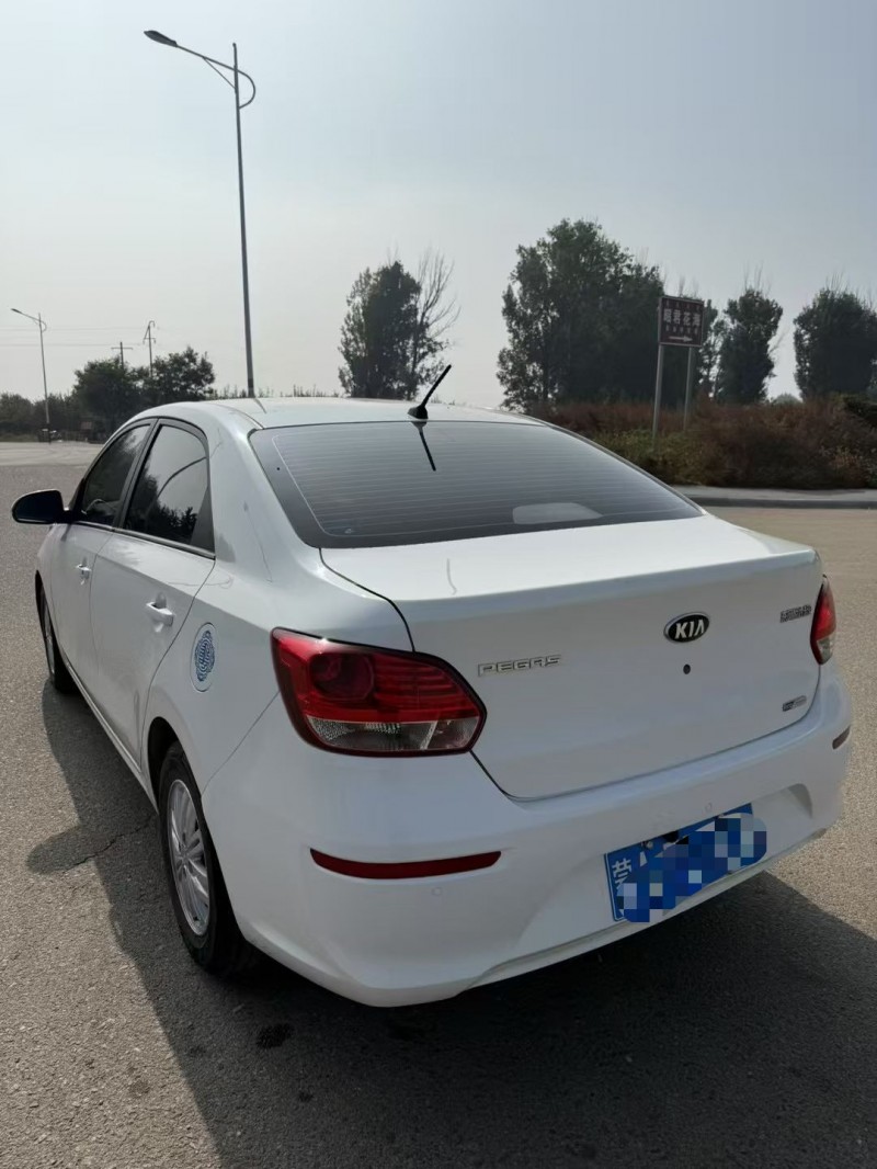 呼和浩特19年起亚焕驰9