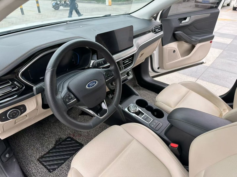 枣庄21年福特福克斯4