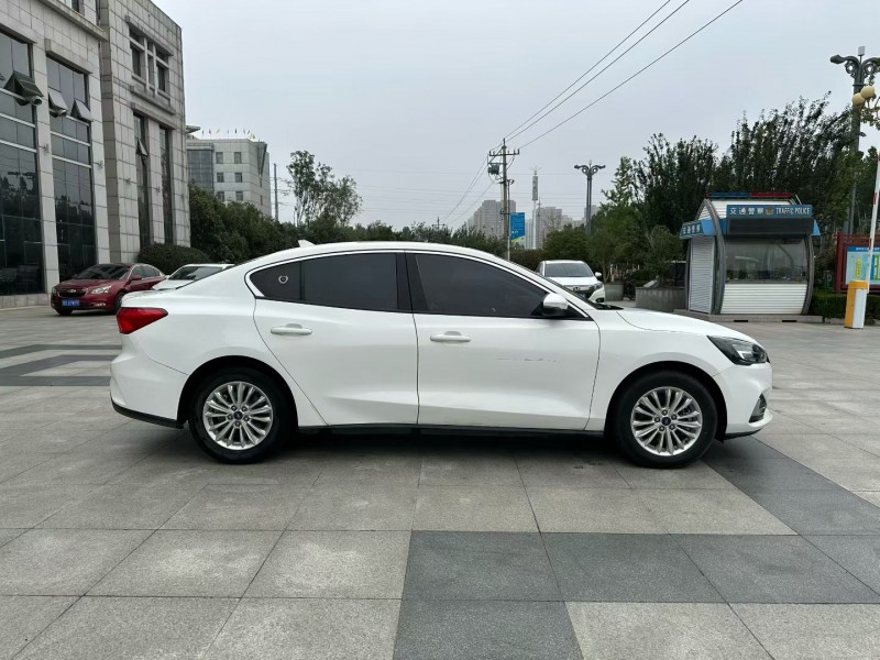 枣庄21年福特福克斯7