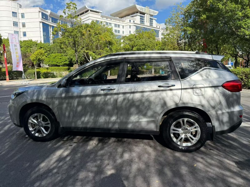 楚雄17年哈弗M67