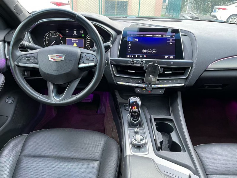 中山21年凯迪拉克CT57