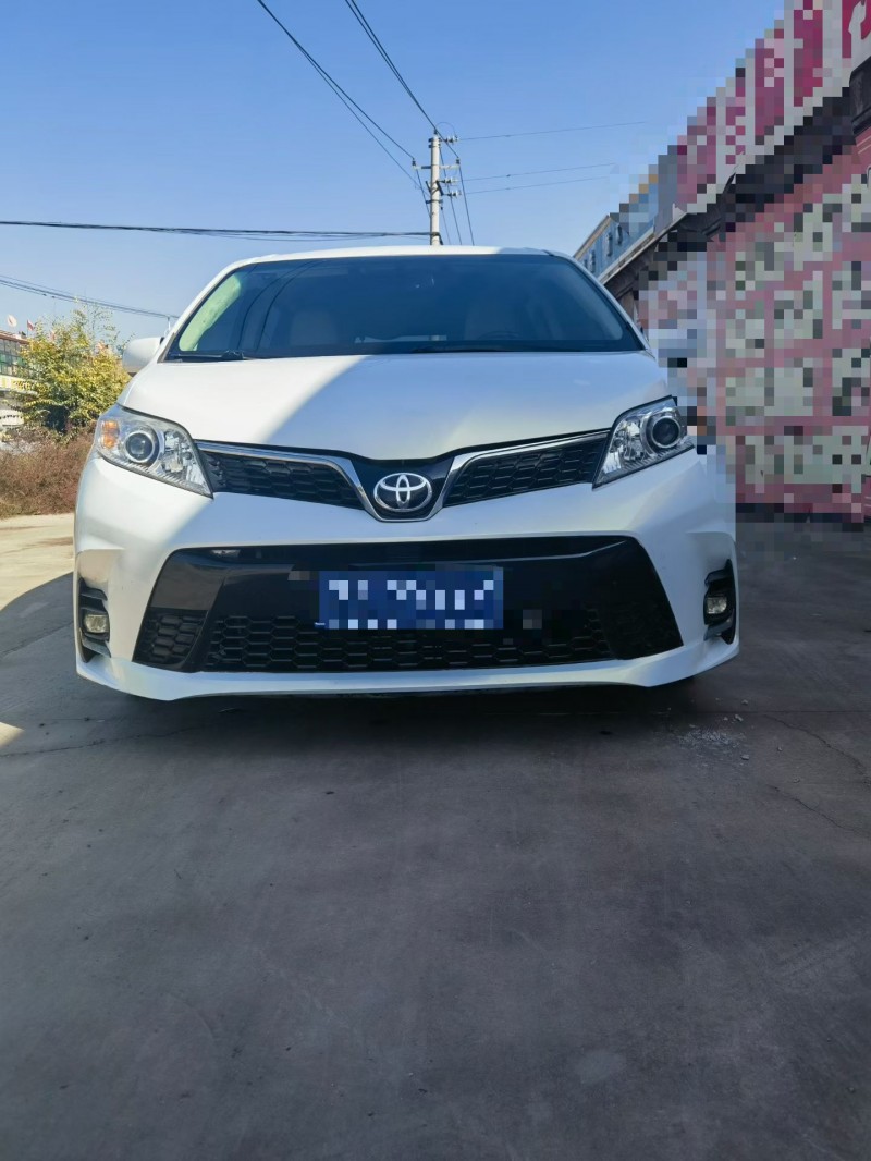 晋中15年丰田塞纳1