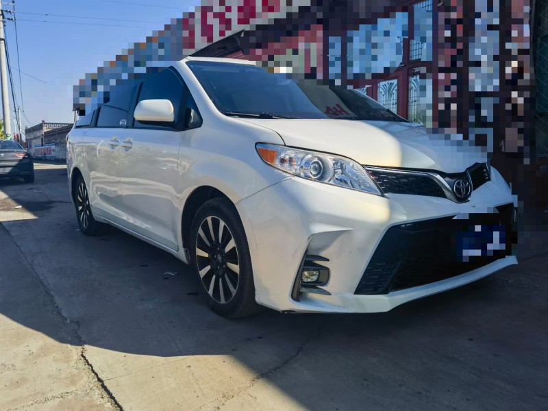 晋中15年丰田塞纳2