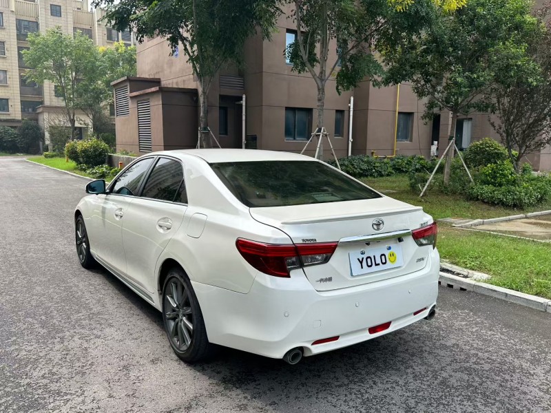 徐州16年丰田锐志5