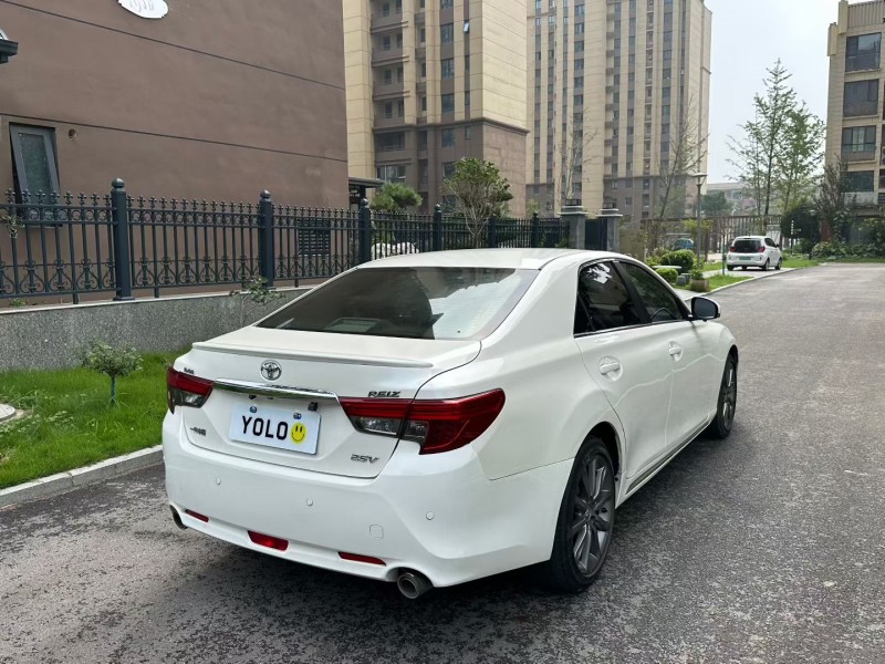 徐州16年丰田锐志6