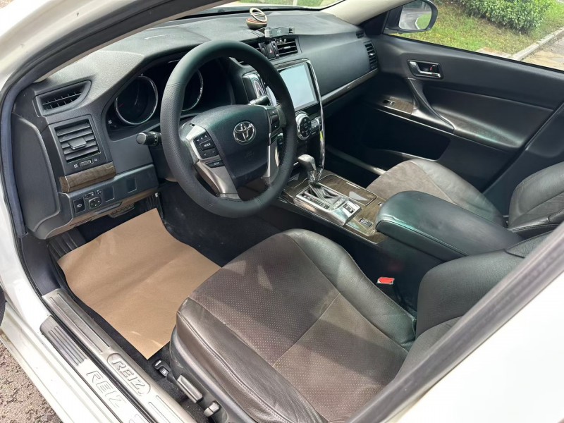 徐州16年丰田锐志9