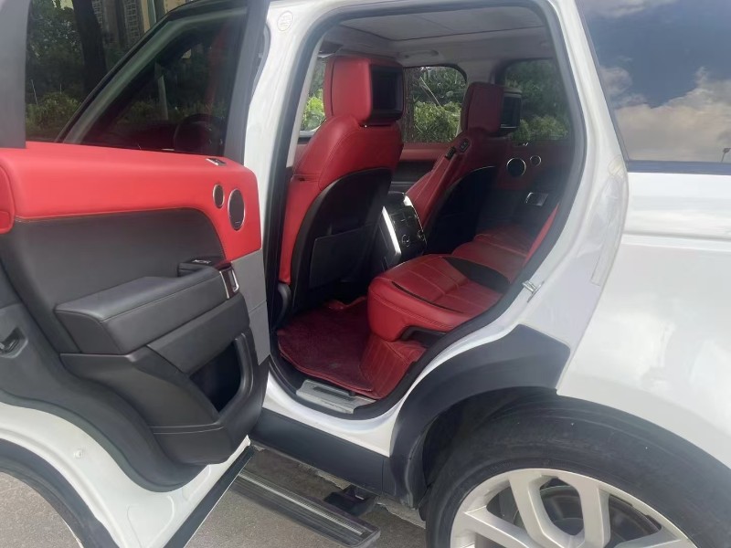 广州22年路虎揽胜运动8