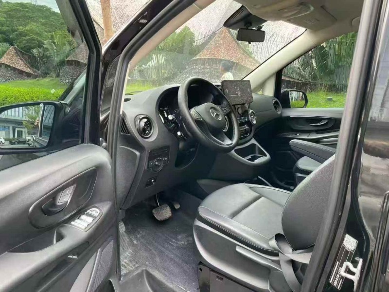 深圳24年奔驰威霆4