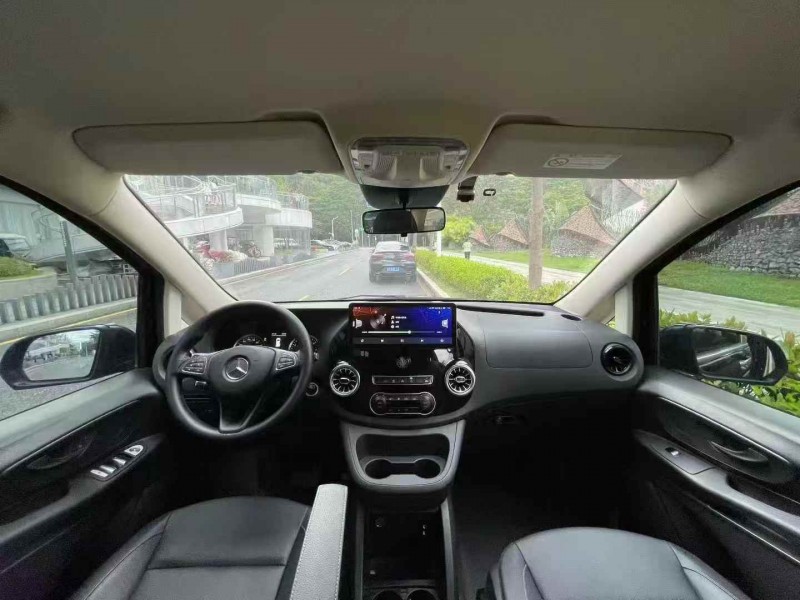 深圳24年奔驰威霆5