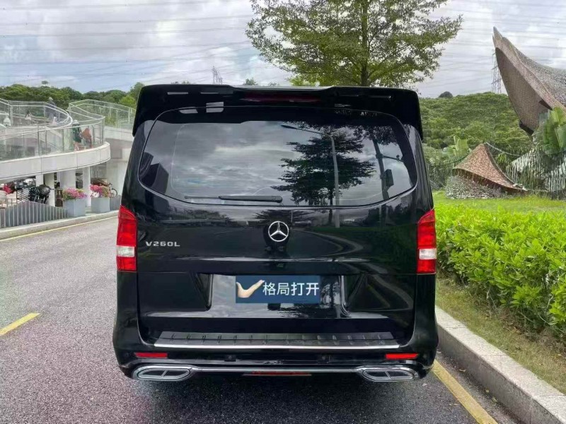 深圳24年奔驰威霆9