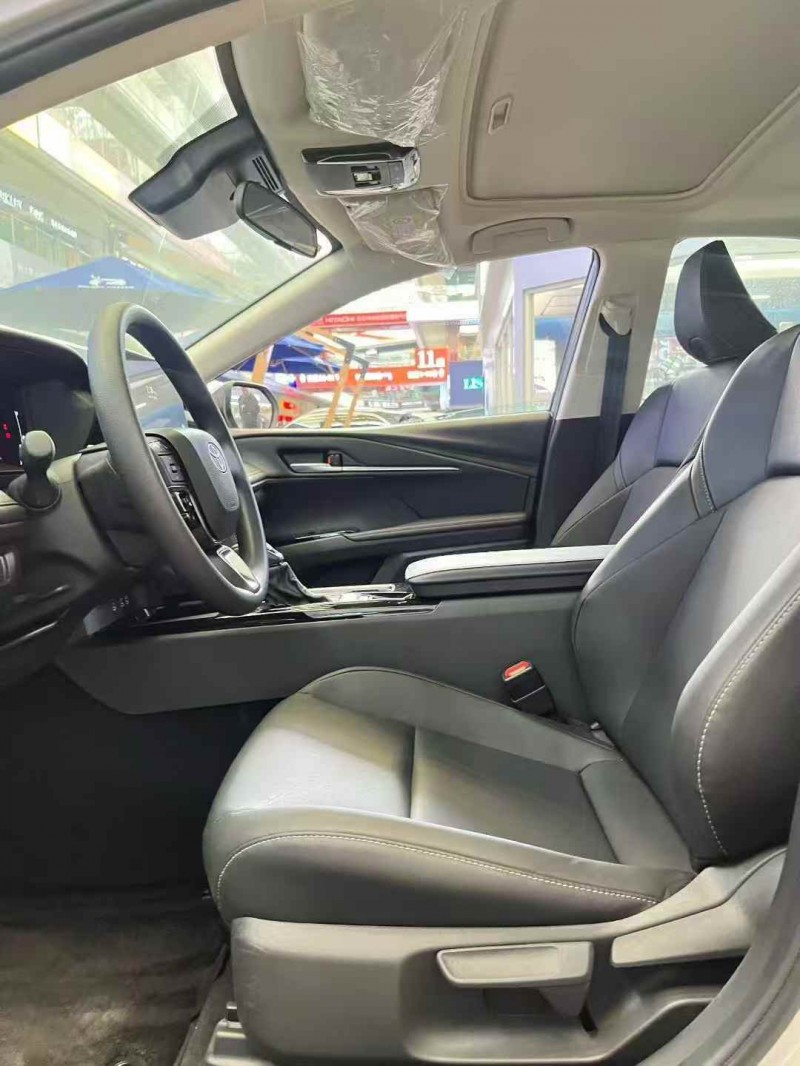 广州25年丰田凯美瑞7