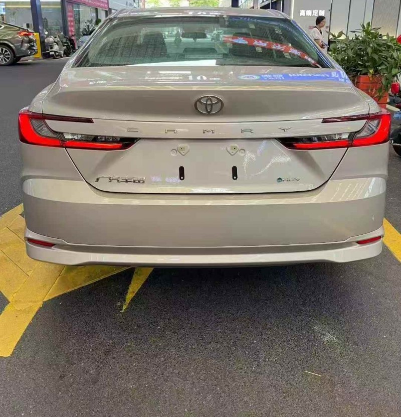 广州25年丰田凯美瑞9