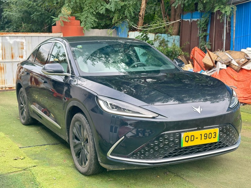 青岛25年极狐汽车阿尔法3