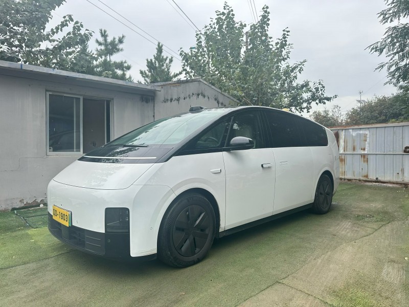 青岛24年理想mega2