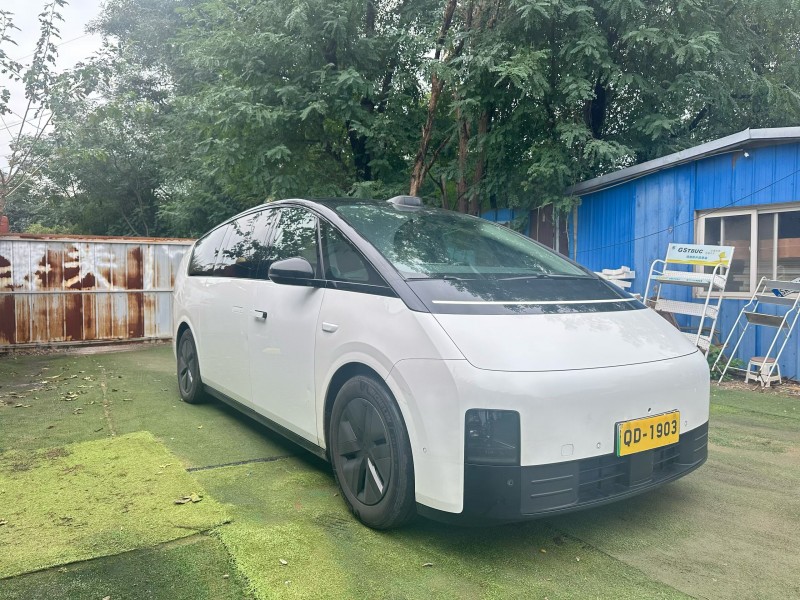 青岛24年理想mega3