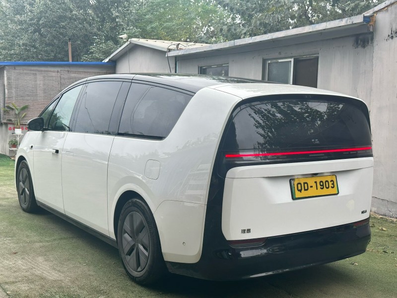 青岛24年理想mega9