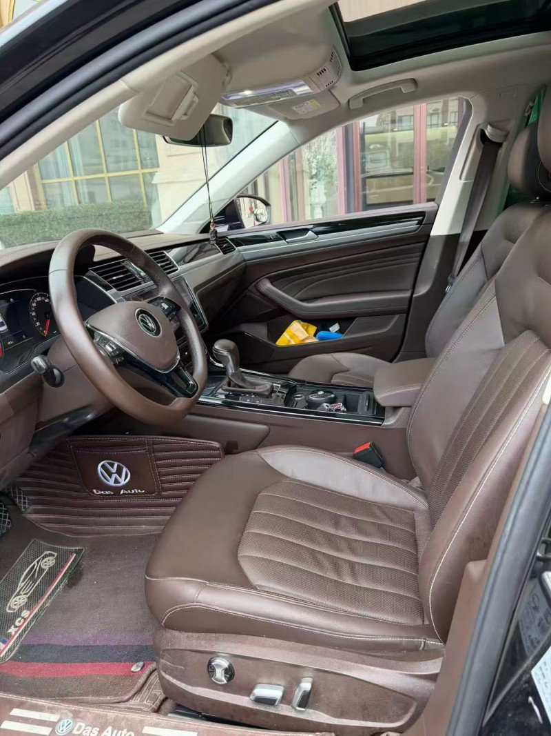 青岛21年大众辉昂4