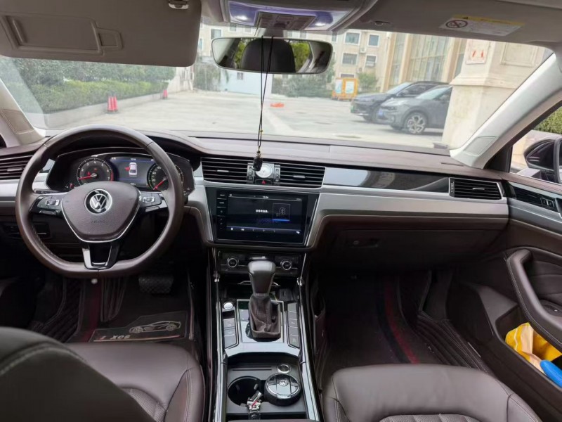 青岛21年大众辉昂5