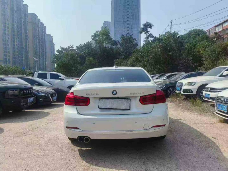 长沙19年宝马3系9