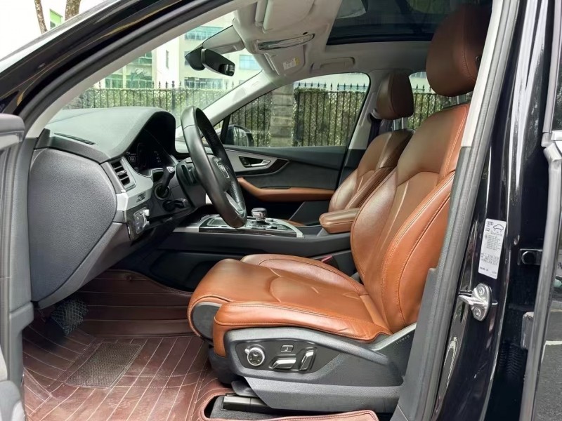 广州19年奥迪Q76